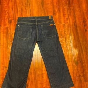 7 for all mankind crop dojo capri dark wash size 28
